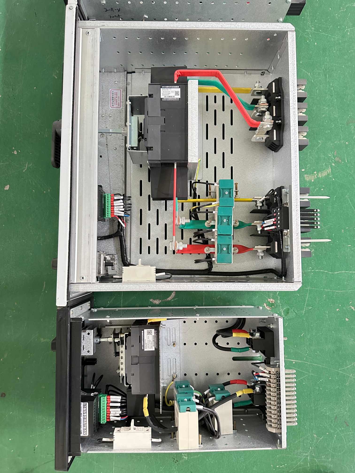 MNS型低壓抽出式開關柜