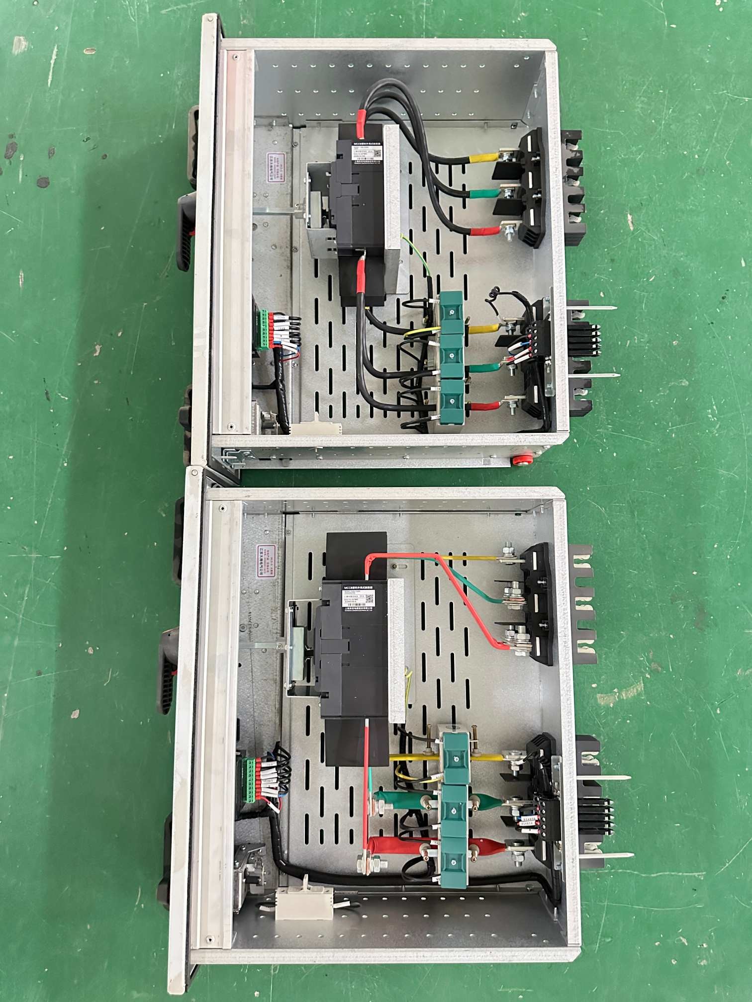 MNS型低壓抽出式開關柜