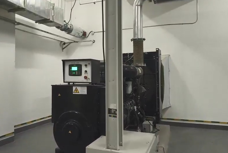 堯柏特種水泥廠項目發電機自啟自停已調試完成，現場一切正常